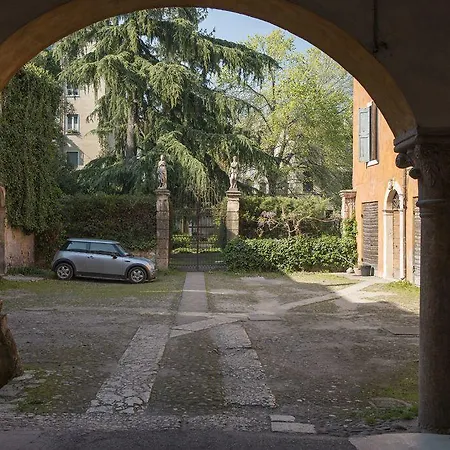Bed & Breakfast Trentacinque Verona